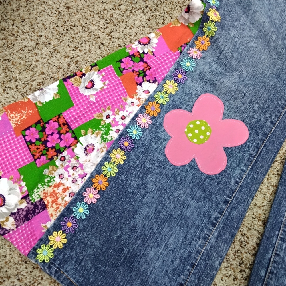 3898 Size 12 Faded Glory Appliqued Bel. Bottoms. - Picture 3 of 5